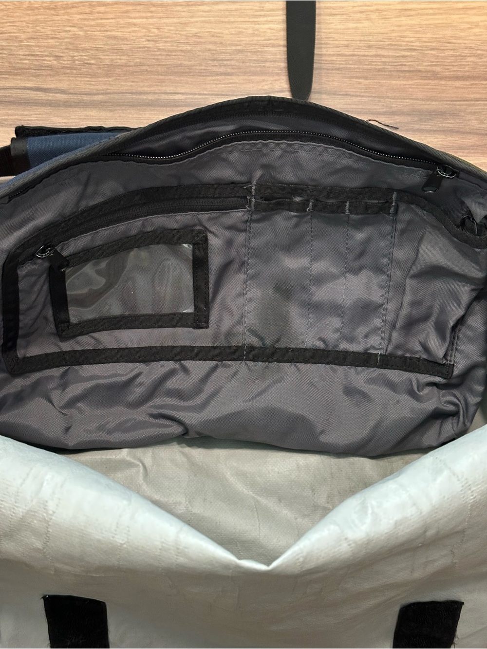 Timbuk2 Messenger Bag in Green/Gray/Blue Size Medium - Picture 10 of 11